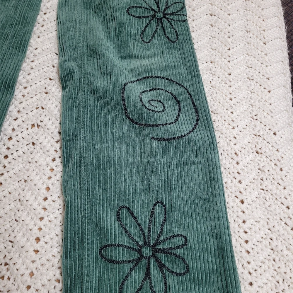 ❤️Pacsun 90s Boyfriend Embroidered Corduroy Jeans 24/31 - Picture 2 of 14
